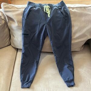 Figs Zamora jogger scrub size small petite